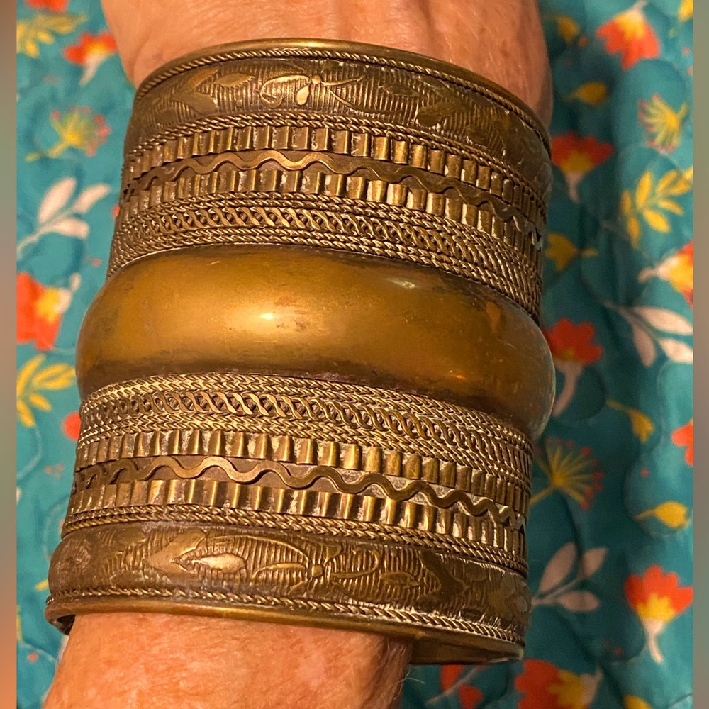 Extra Wide antique VTG cuff bracelet,brass/bronze,pressed pattern,hippie boho